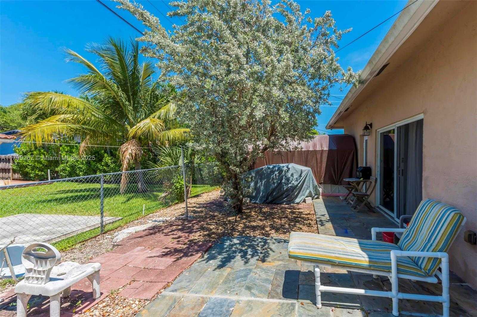 Small Image of 261 NORTH EAST 41ST ST, Oakland Park Number 3