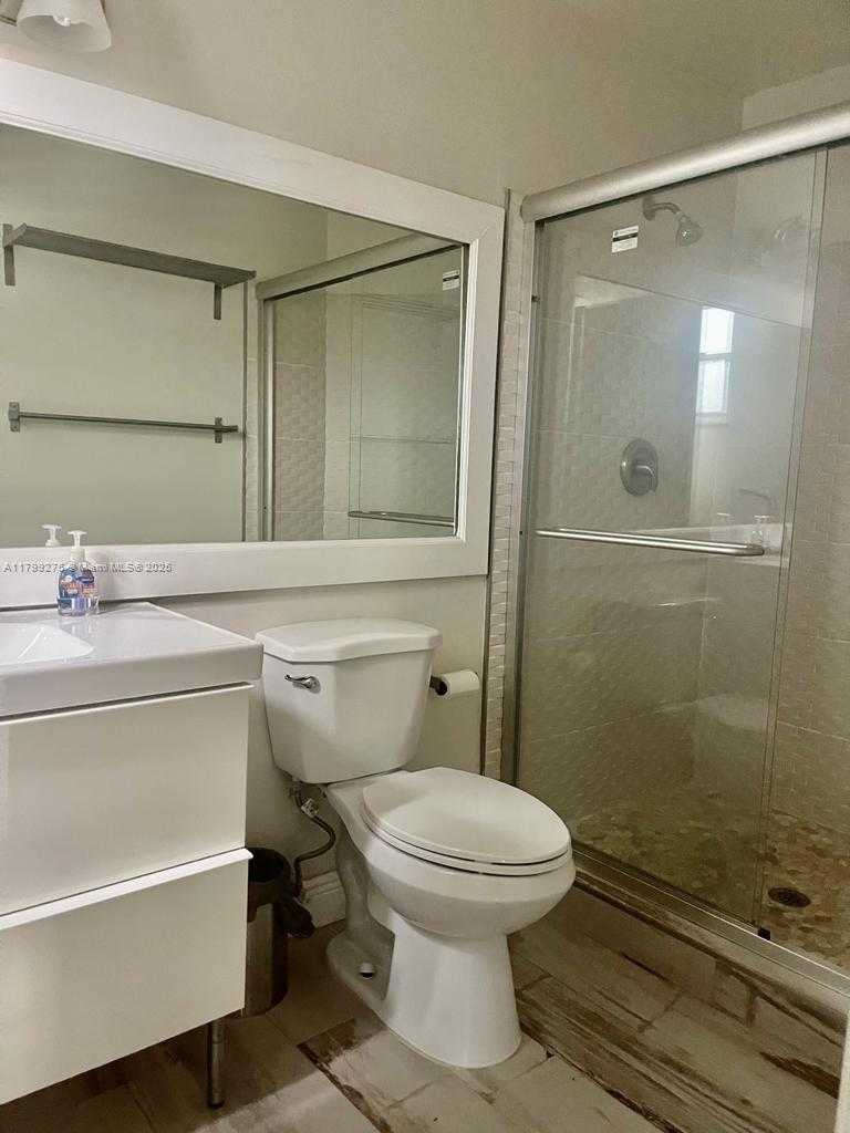 Small Image of 10121 NORTH WEST 51ST LN, Doral Number 13