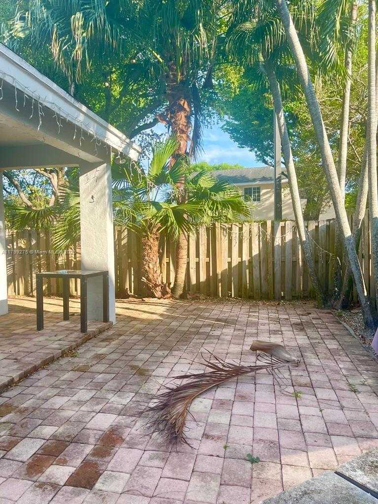 Small Image of 10121 NORTH WEST 51ST LN, Doral Number 15