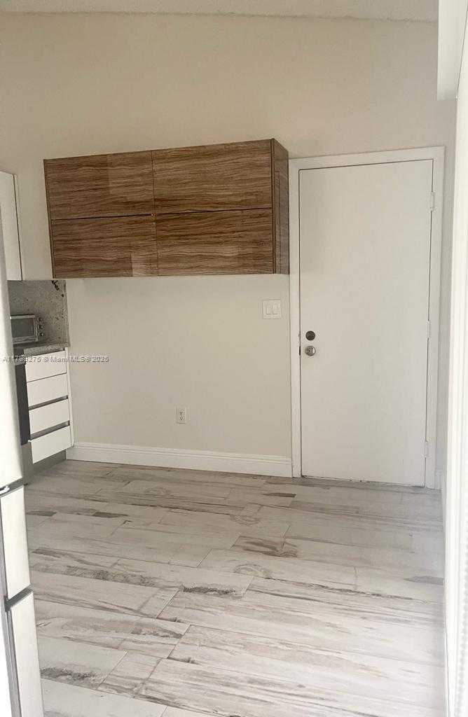 Small Image of 10121 NORTH WEST 51ST LN, Doral Number 8