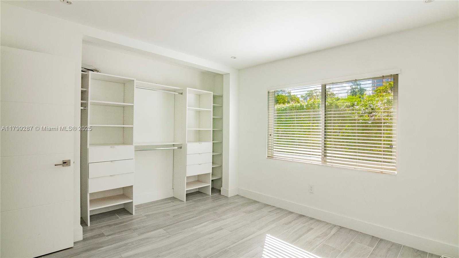 Small Image of 10 PROSPECT DR, Coral Gables Number 17