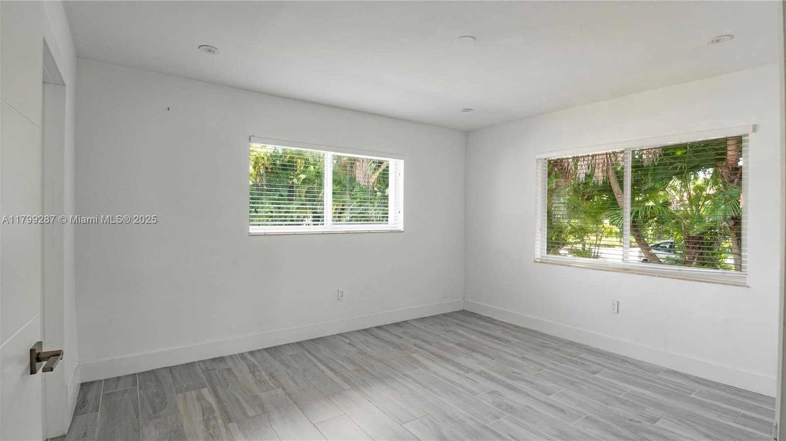 Small Image of 10 PROSPECT DR, Coral Gables Number 22
