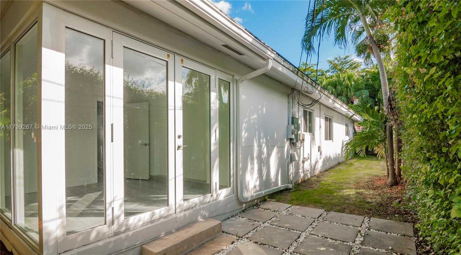 Small Image of 10 PROSPECT DR, Coral Gables Number 23