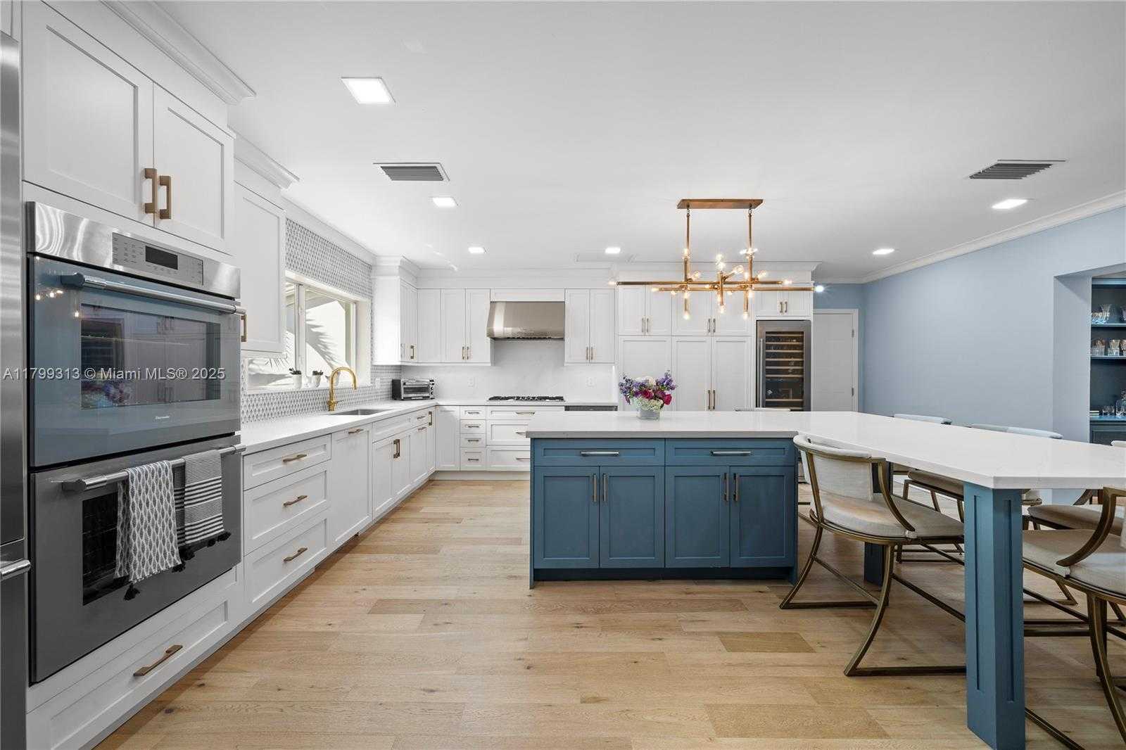Small Image of 725 VILABELLA AVE, Coral Gables Number 11