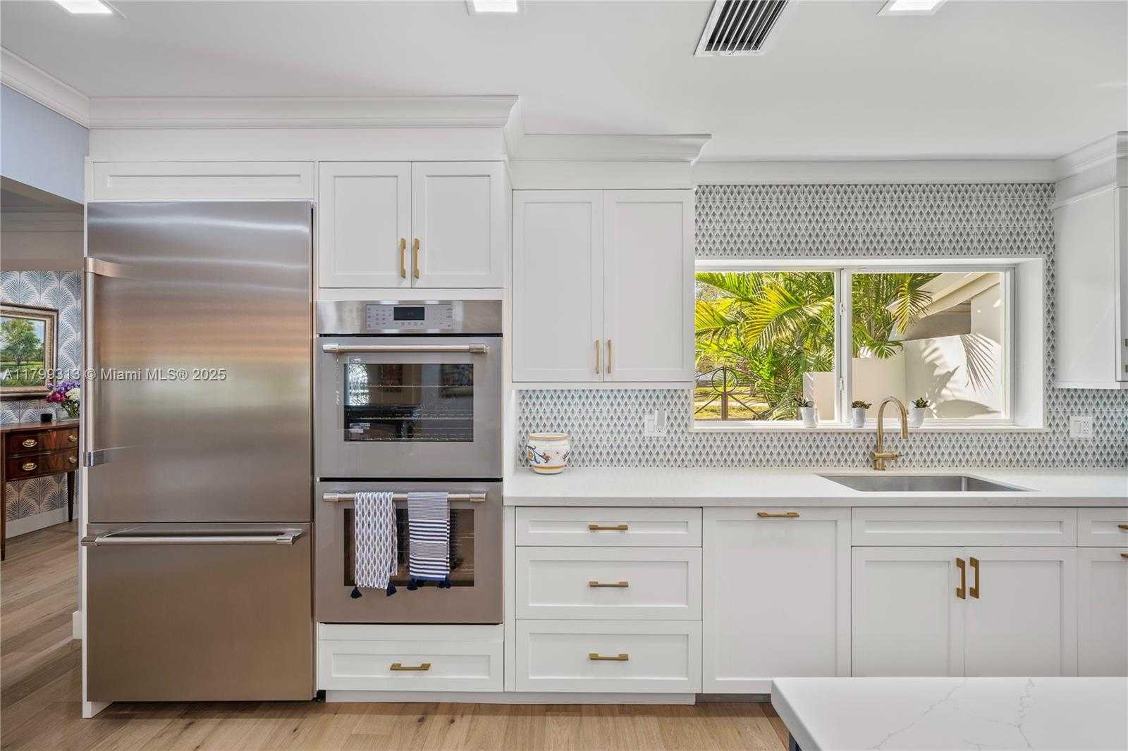 Small Image of 725 VILABELLA AVE, Coral Gables Number 13