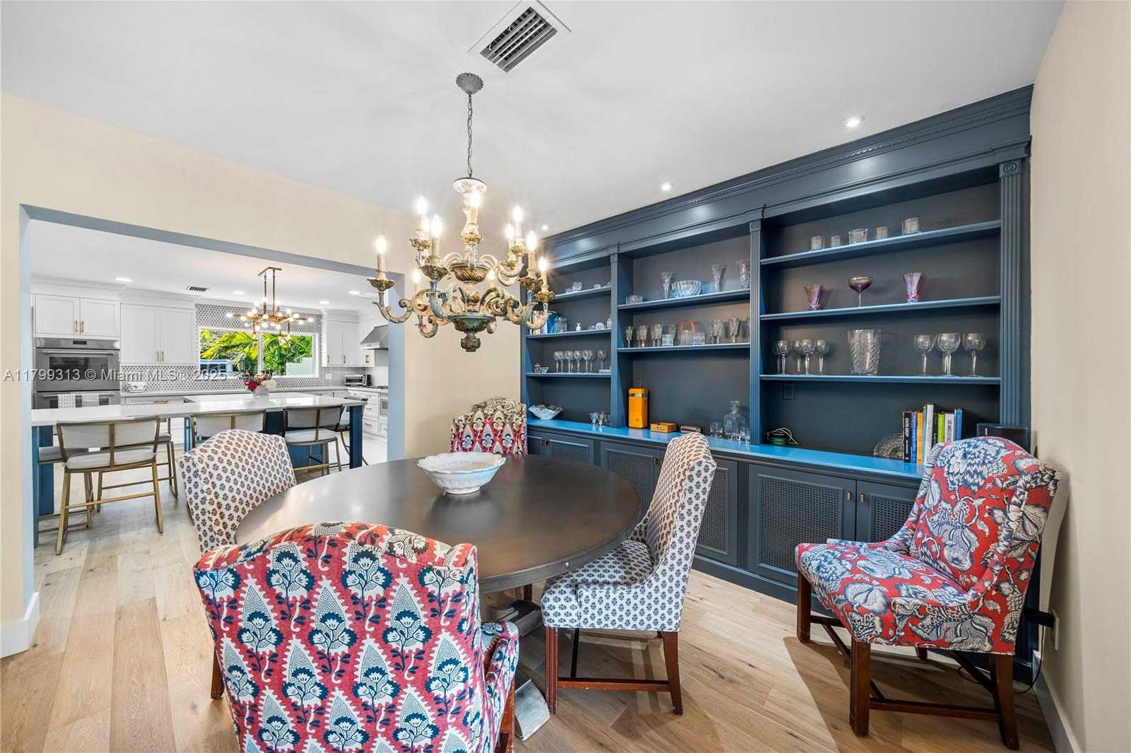 Small Image of 725 VILABELLA AVE, Coral Gables Number 16