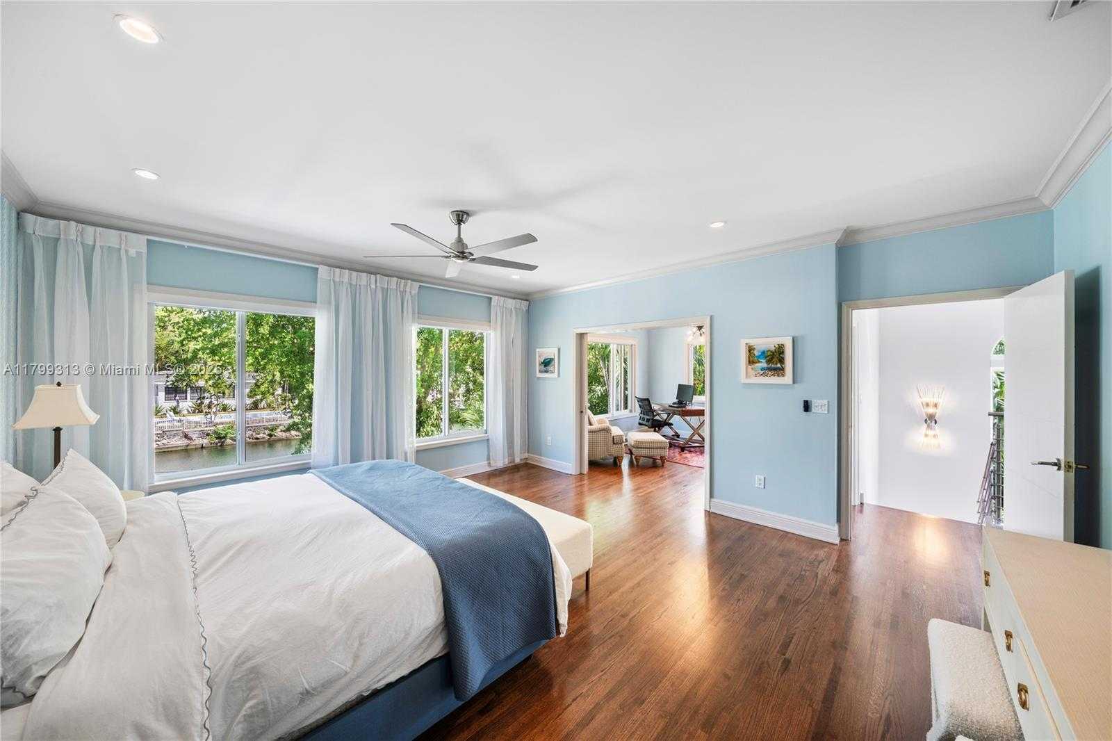 Small Image of 725 VILABELLA AVE, Coral Gables Number 23