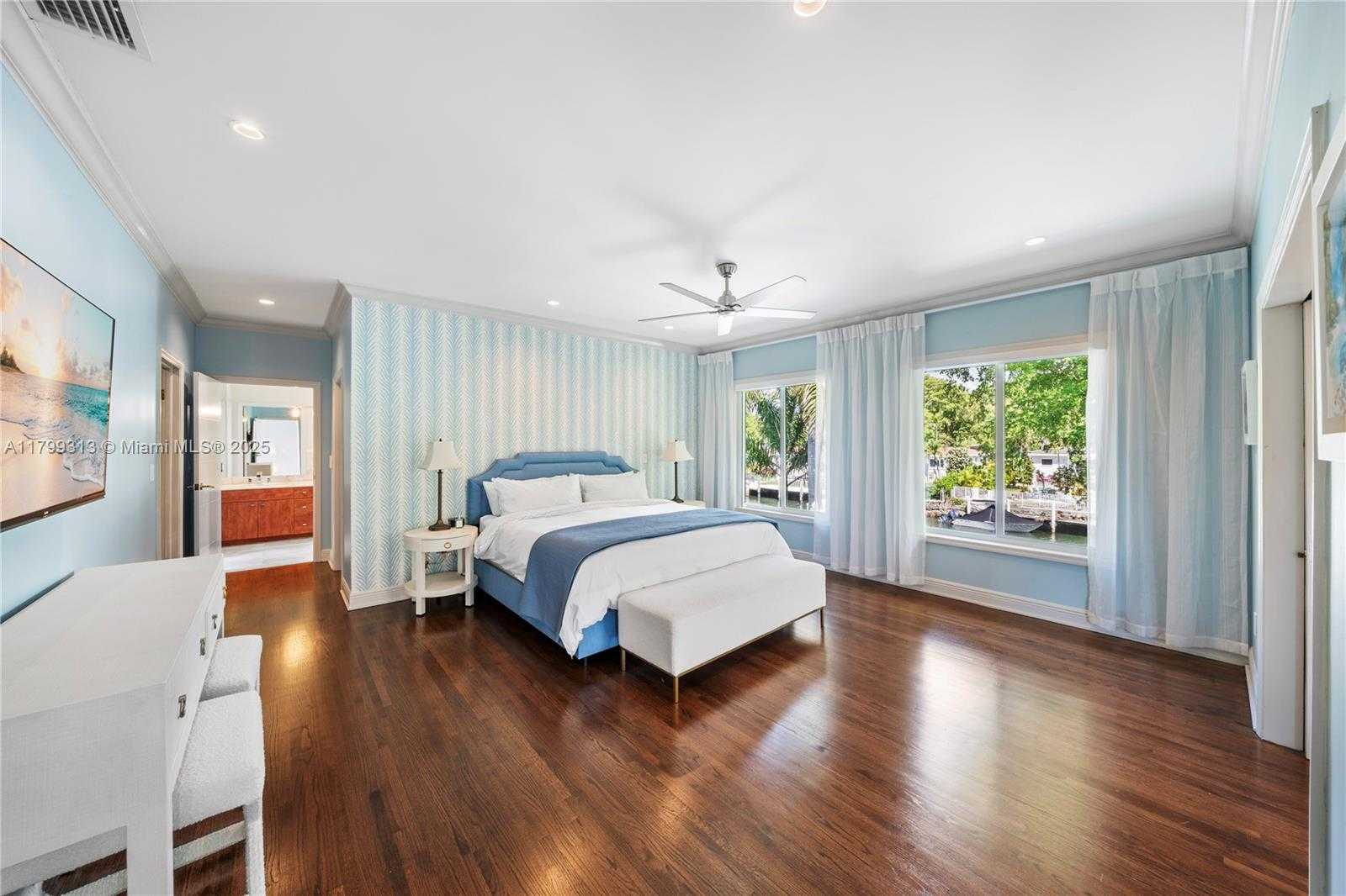 Small Image of 725 VILABELLA AVE, Coral Gables Number 24