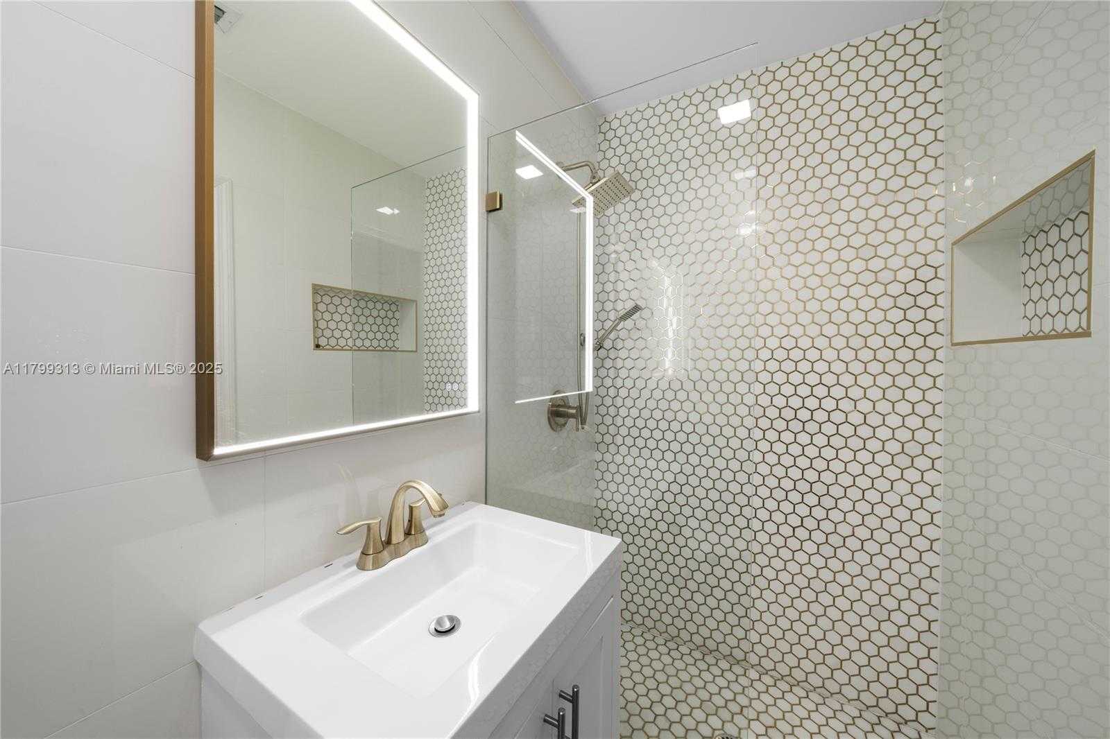 Small Image of 725 VILABELLA AVE, Coral Gables Number 29