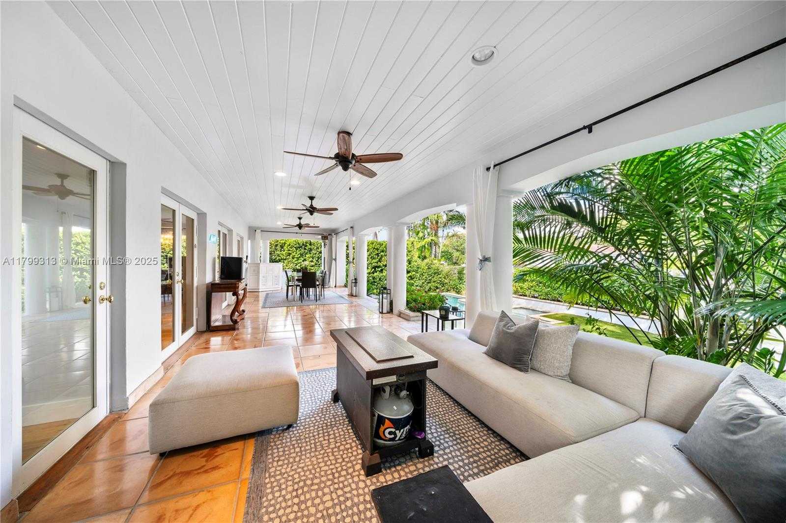 Small Image of 725 VILABELLA AVE, Coral Gables Number 35