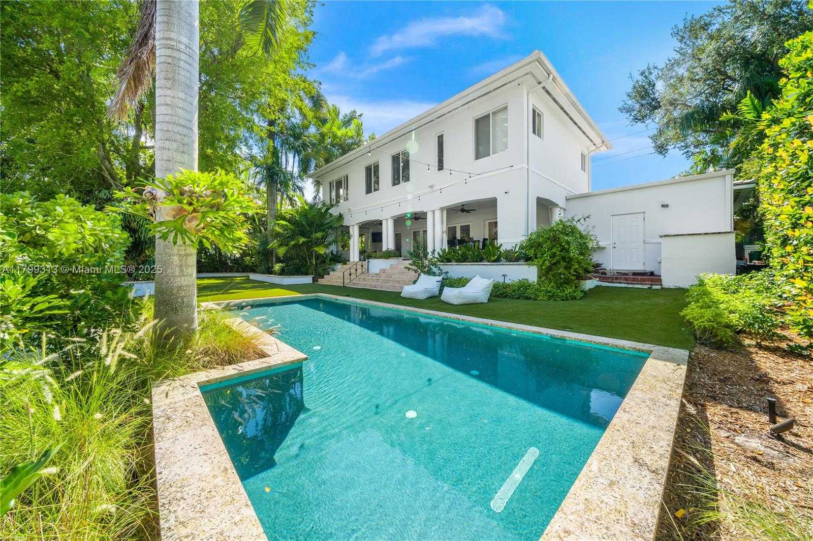 Small Image of 725 VILABELLA AVE, Coral Gables Number 39