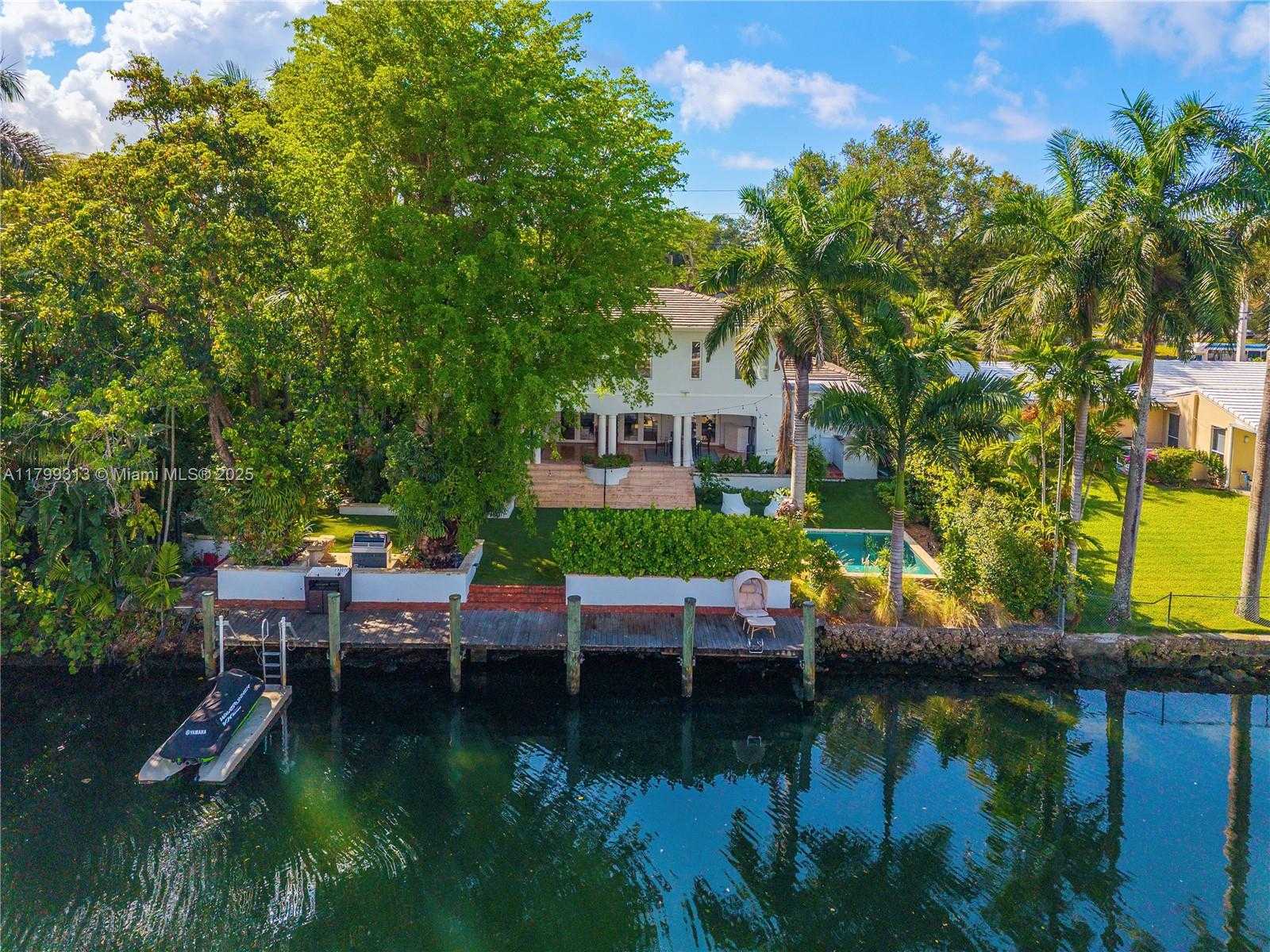 Small Image of 725 VILABELLA AVE, Coral Gables Number 48