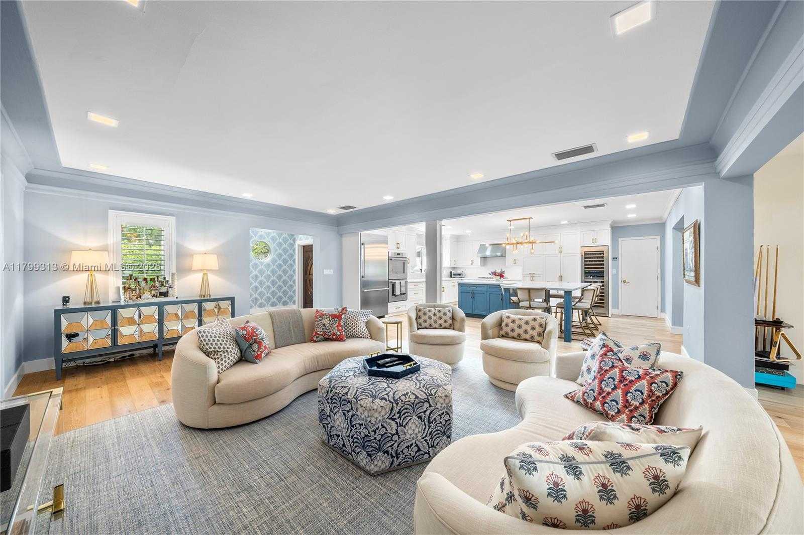 Small Image of 725 VILABELLA AVE, Coral Gables Number 6