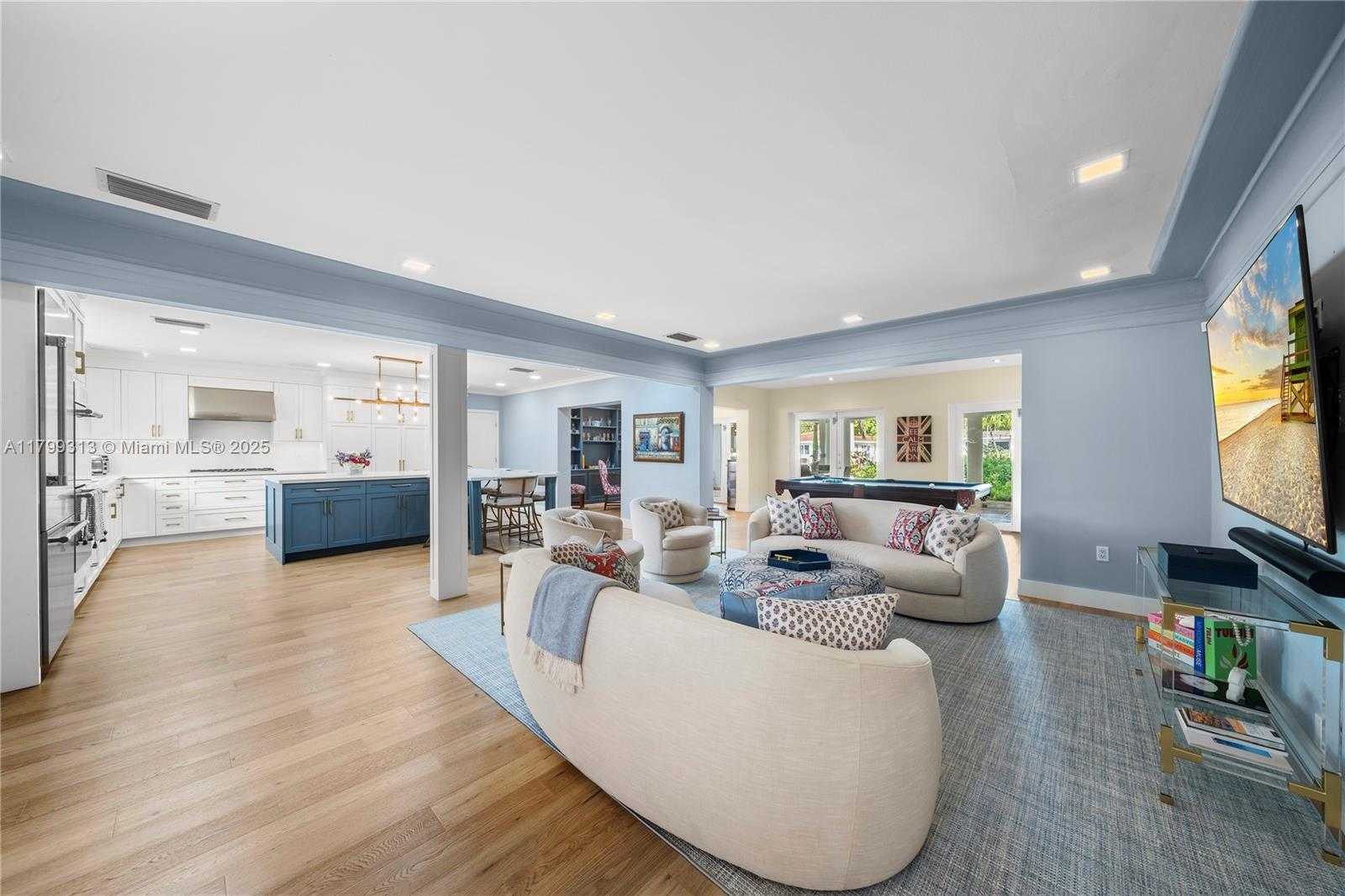 Small Image of 725 VILABELLA AVE, Coral Gables Number 7