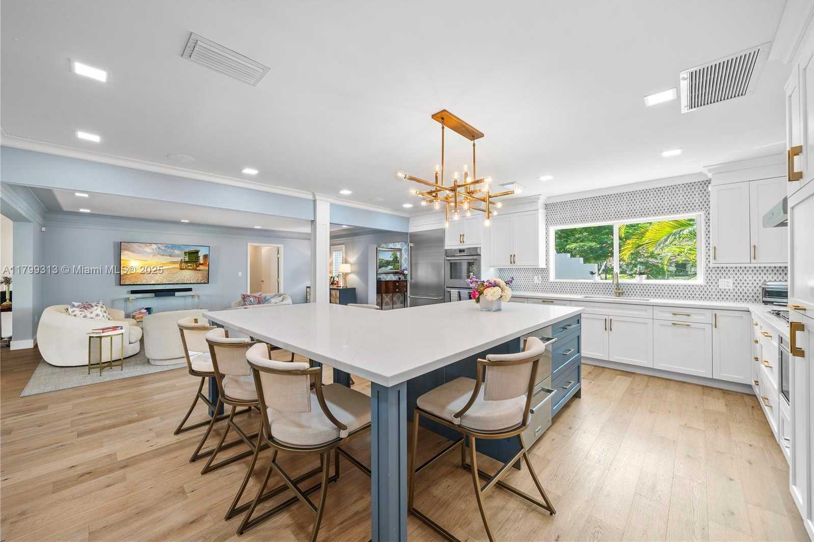 Small Image of 725 VILABELLA AVE, Coral Gables Number 8
