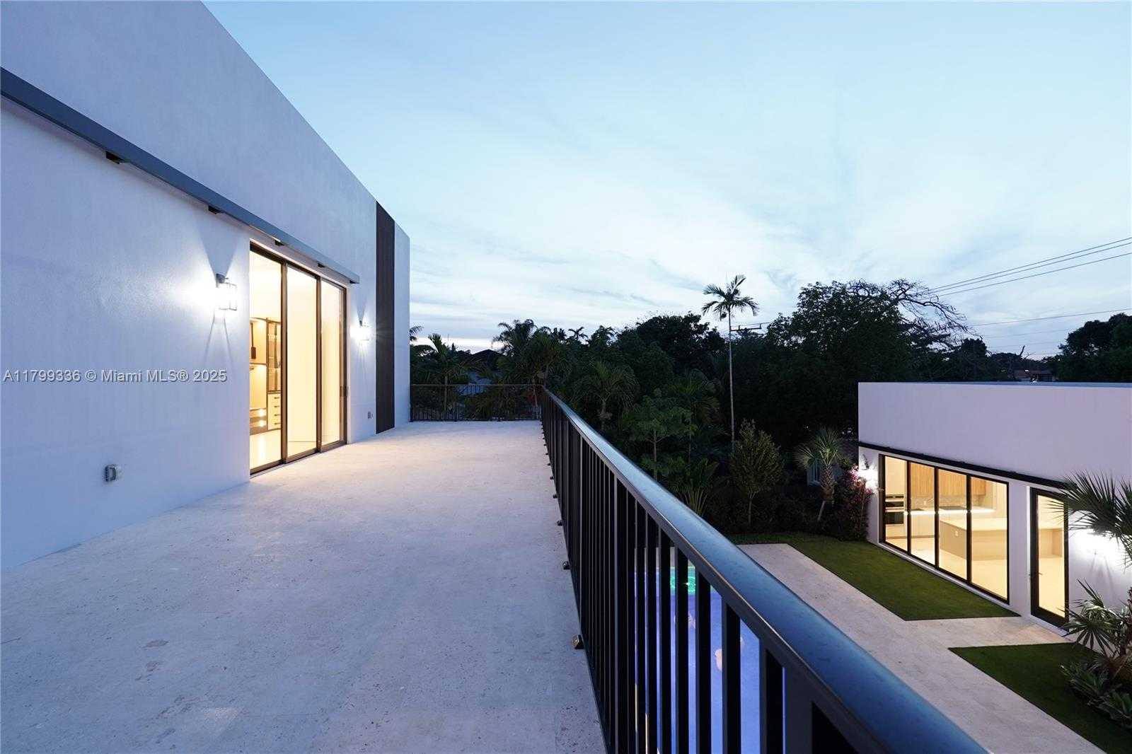 Small Image of 4231 SOUTH WEST 10TH ST, Miami Number 20