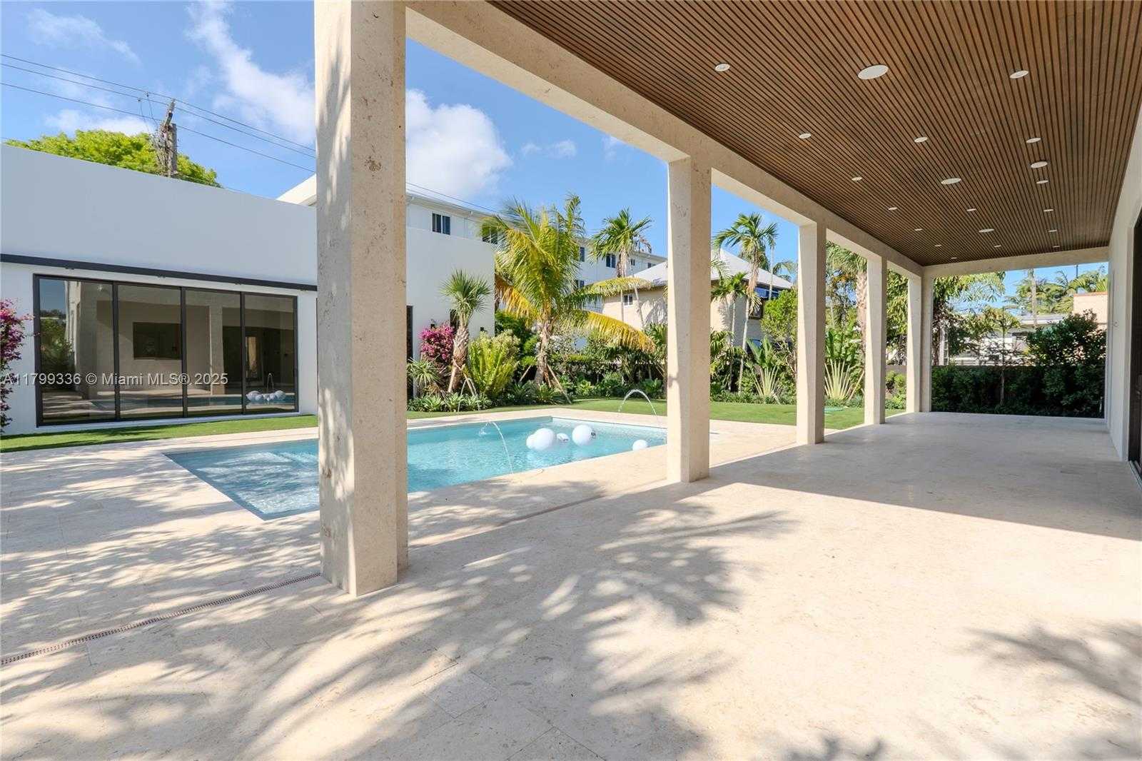 Small Image of 4231 SOUTH WEST 10TH ST, Miami Number 26