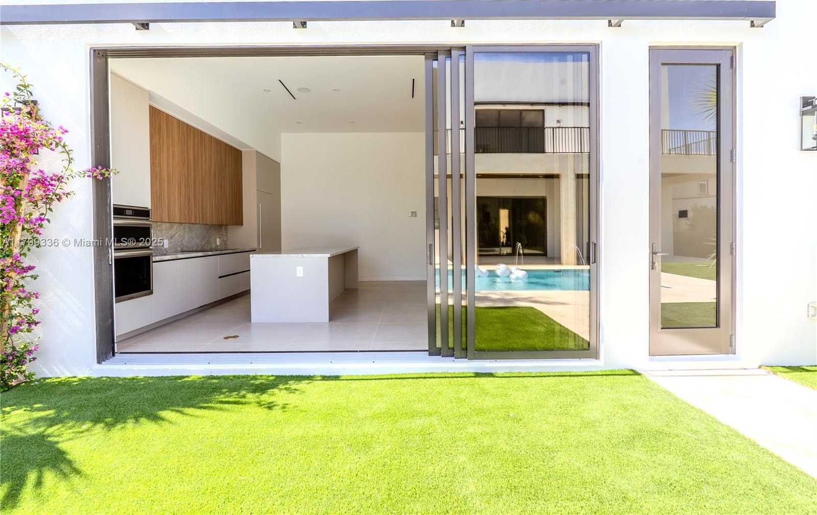 Small Image of 4231 SOUTH WEST 10TH ST, Miami Number 29