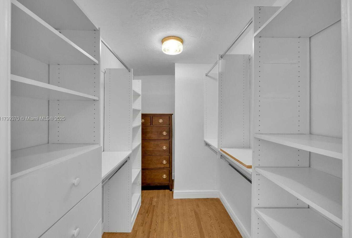 Small Image of 743 SANTANDER AVE, Coral Gables Number 14