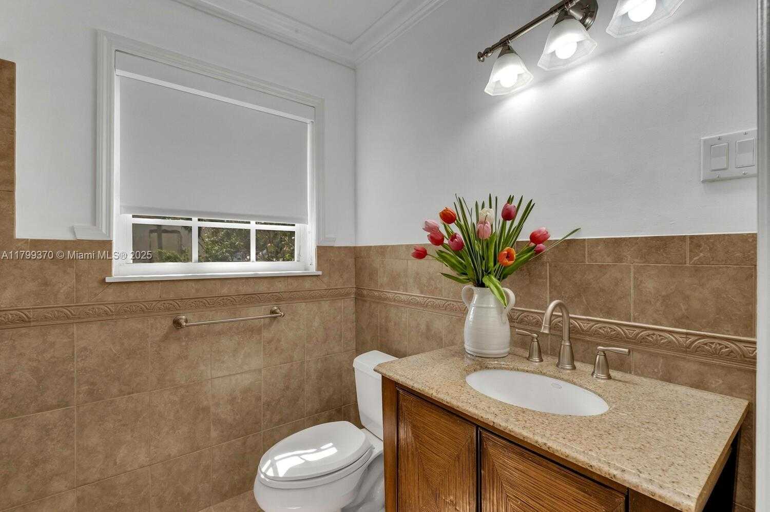 Small Image of 743 SANTANDER AVE, Coral Gables Number 19