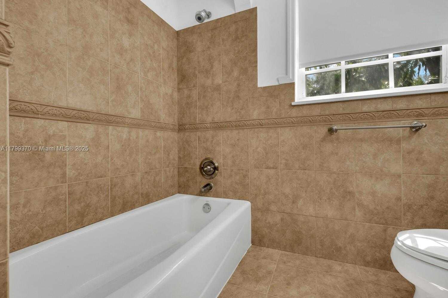 Small Image of 743 SANTANDER AVE, Coral Gables Number 20
