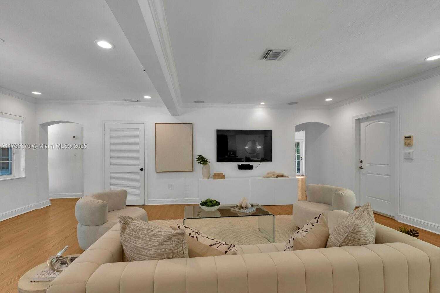 Small Image of 743 SANTANDER AVE, Coral Gables Number 29