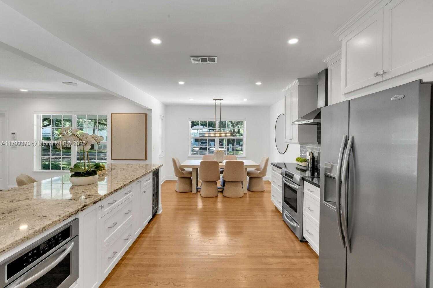 Small Image of 743 SANTANDER AVE, Coral Gables Number 33