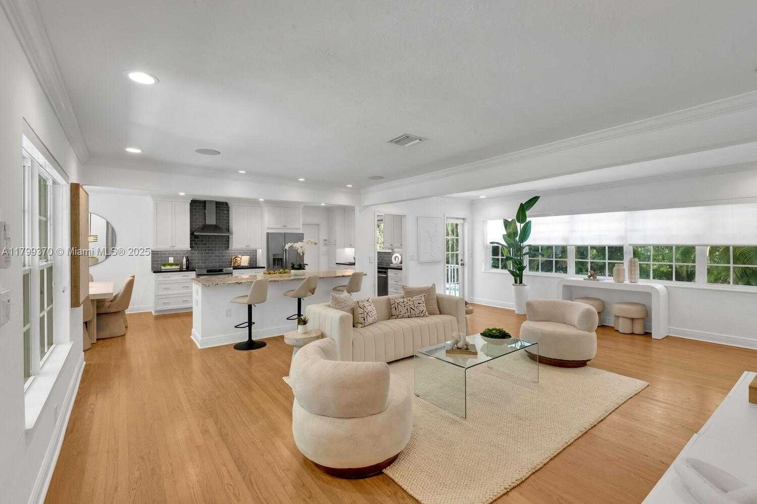 Small Image of 743 SANTANDER AVE, Coral Gables Number 8