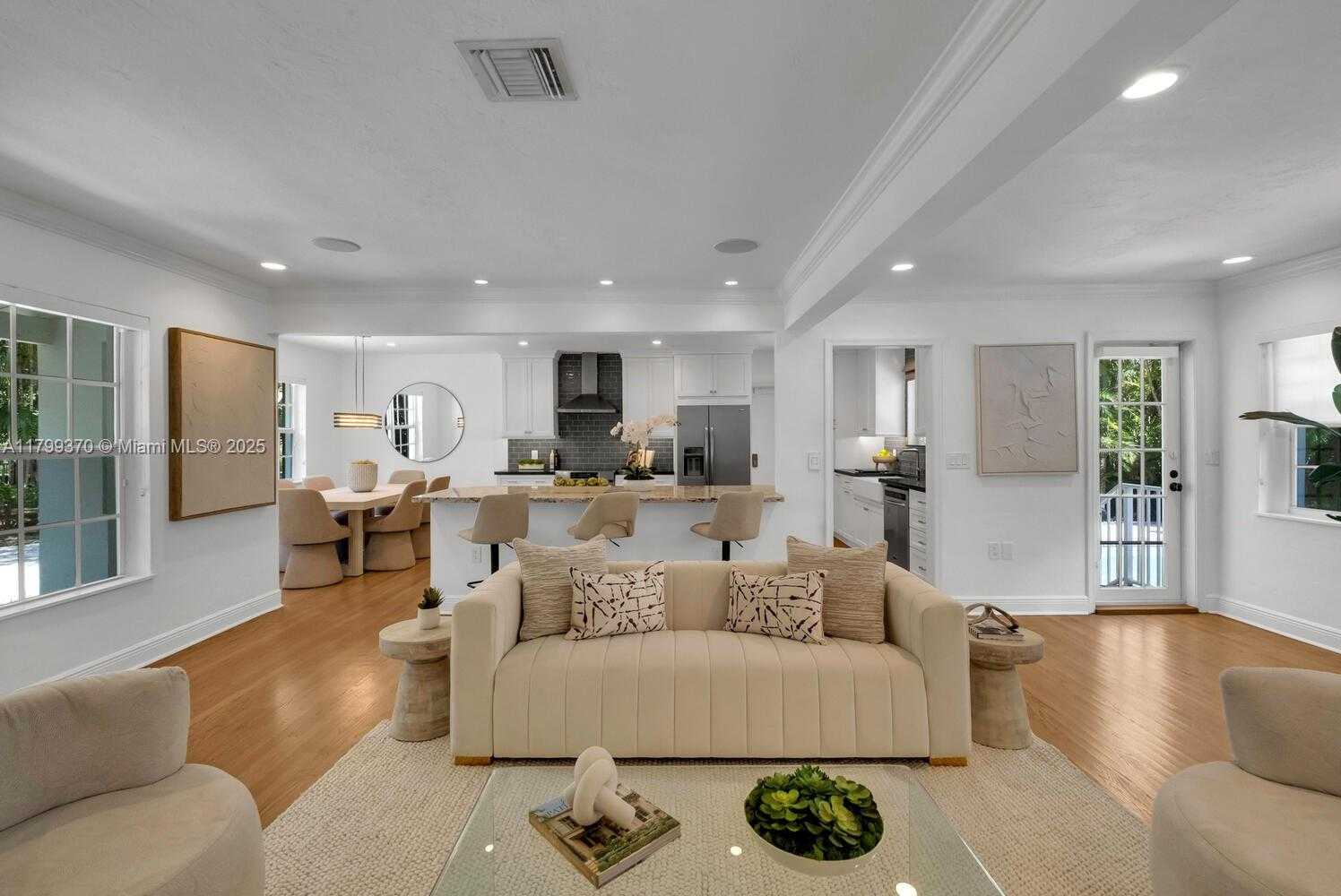 Small Image of 743 SANTANDER AVE, Coral Gables Number 9