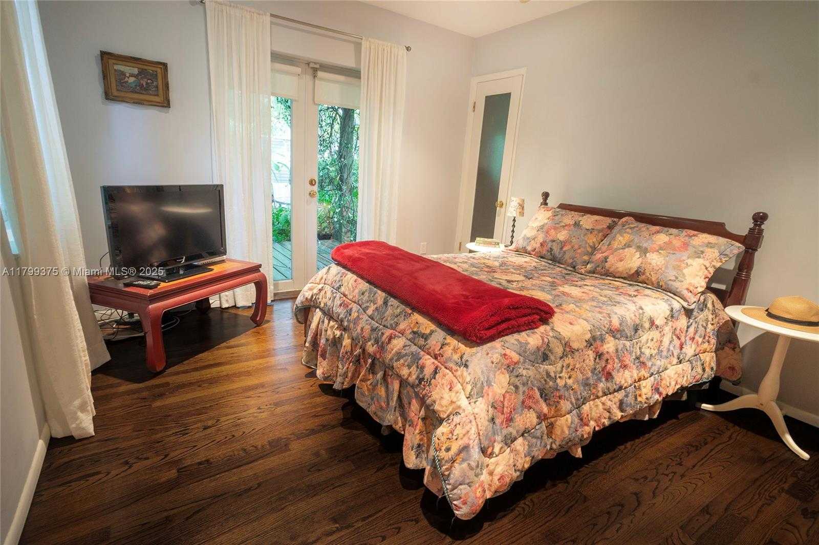 Small Image of 246 NORTH EAST 92ND ST, Miami Shores Number 16