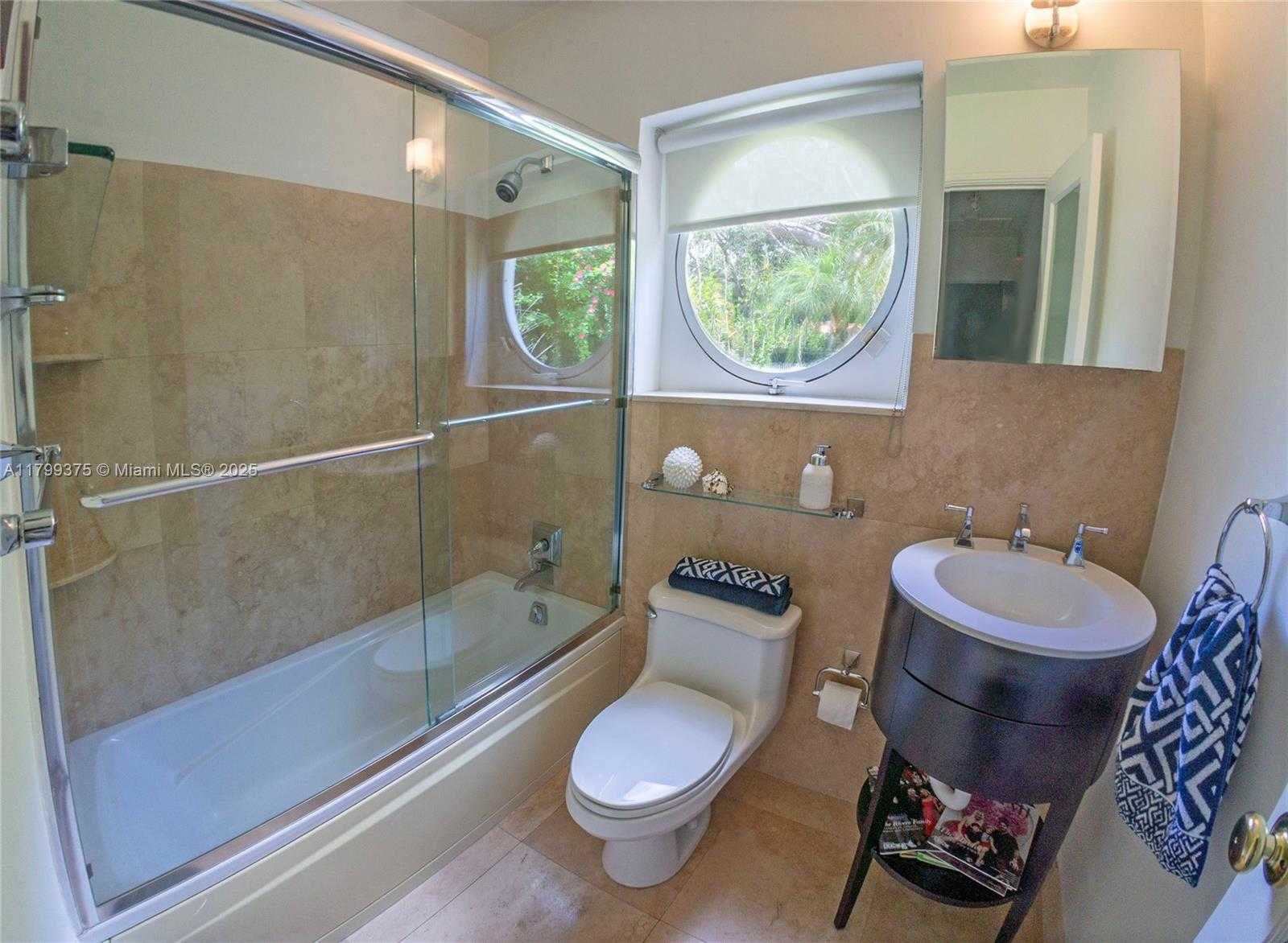 Small Image of 246 NORTH EAST 92ND ST, Miami Shores Number 19