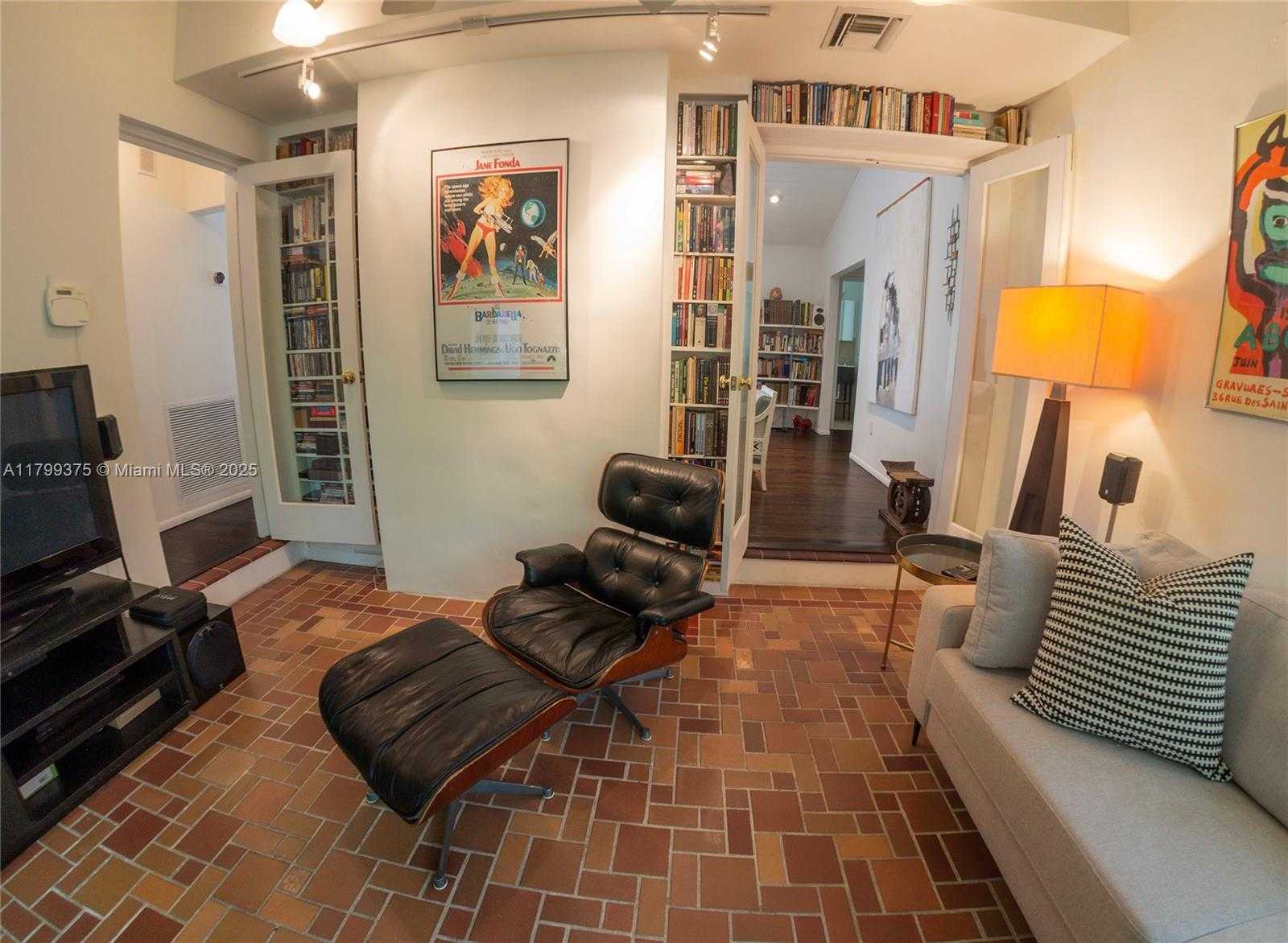Small Image of 246 NORTH EAST 92ND ST, Miami Shores Number 20