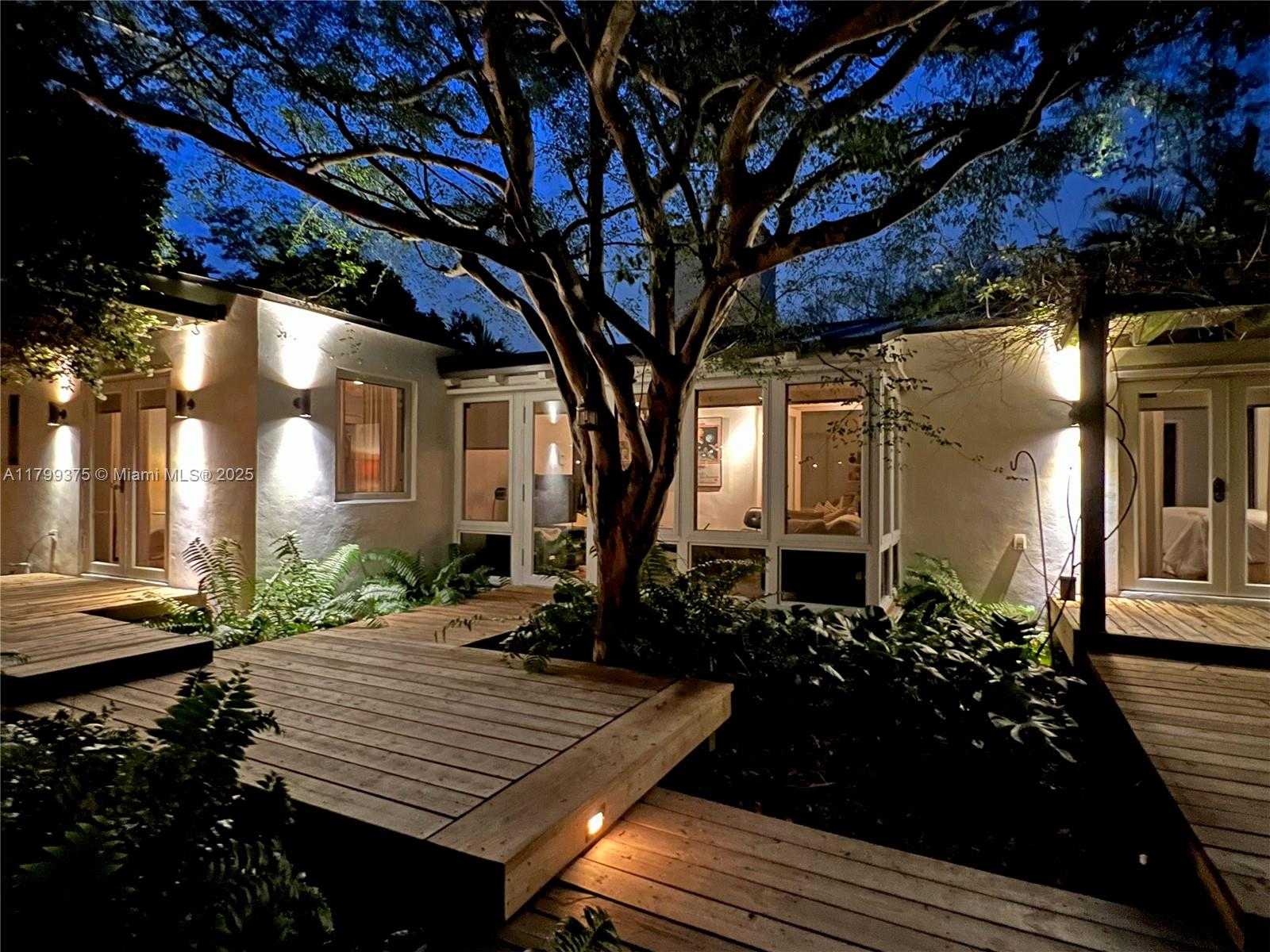 Small Image of 246 NORTH EAST 92ND ST, Miami Shores Number 27