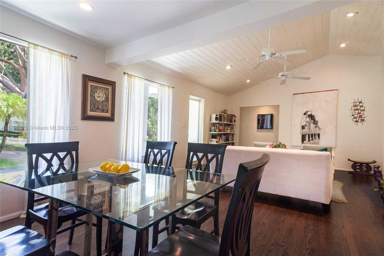Small Image of 246 NORTH EAST 92ND ST, Miami Shores Number 7