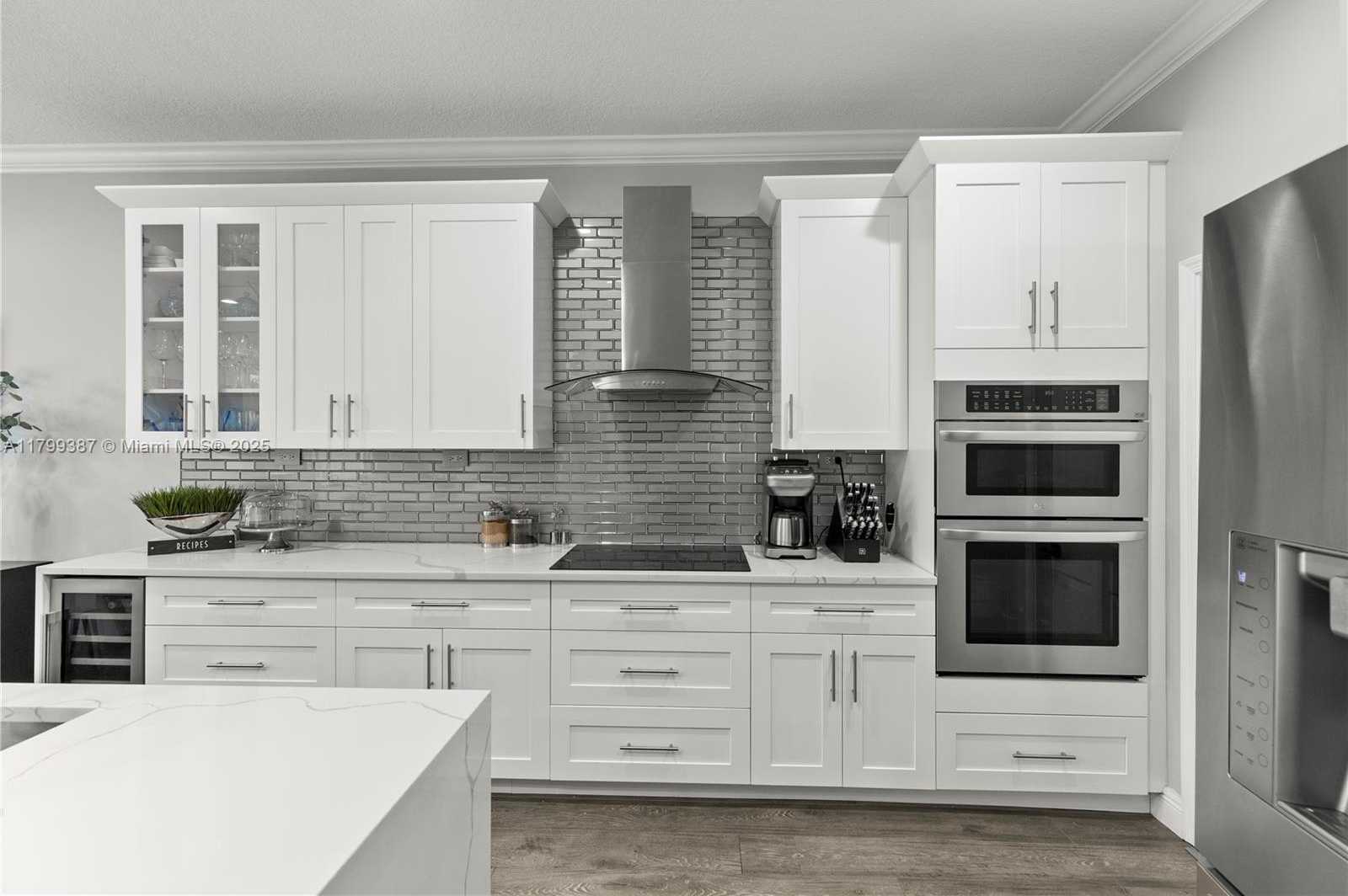 Small Image of 5854 EAGLE CAY CIR, Coconut Creek Number 11