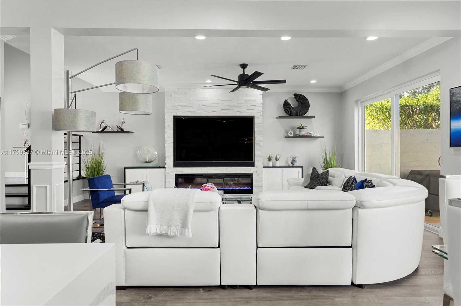 Small Image of 5854 EAGLE CAY CIR, Coconut Creek Number 13