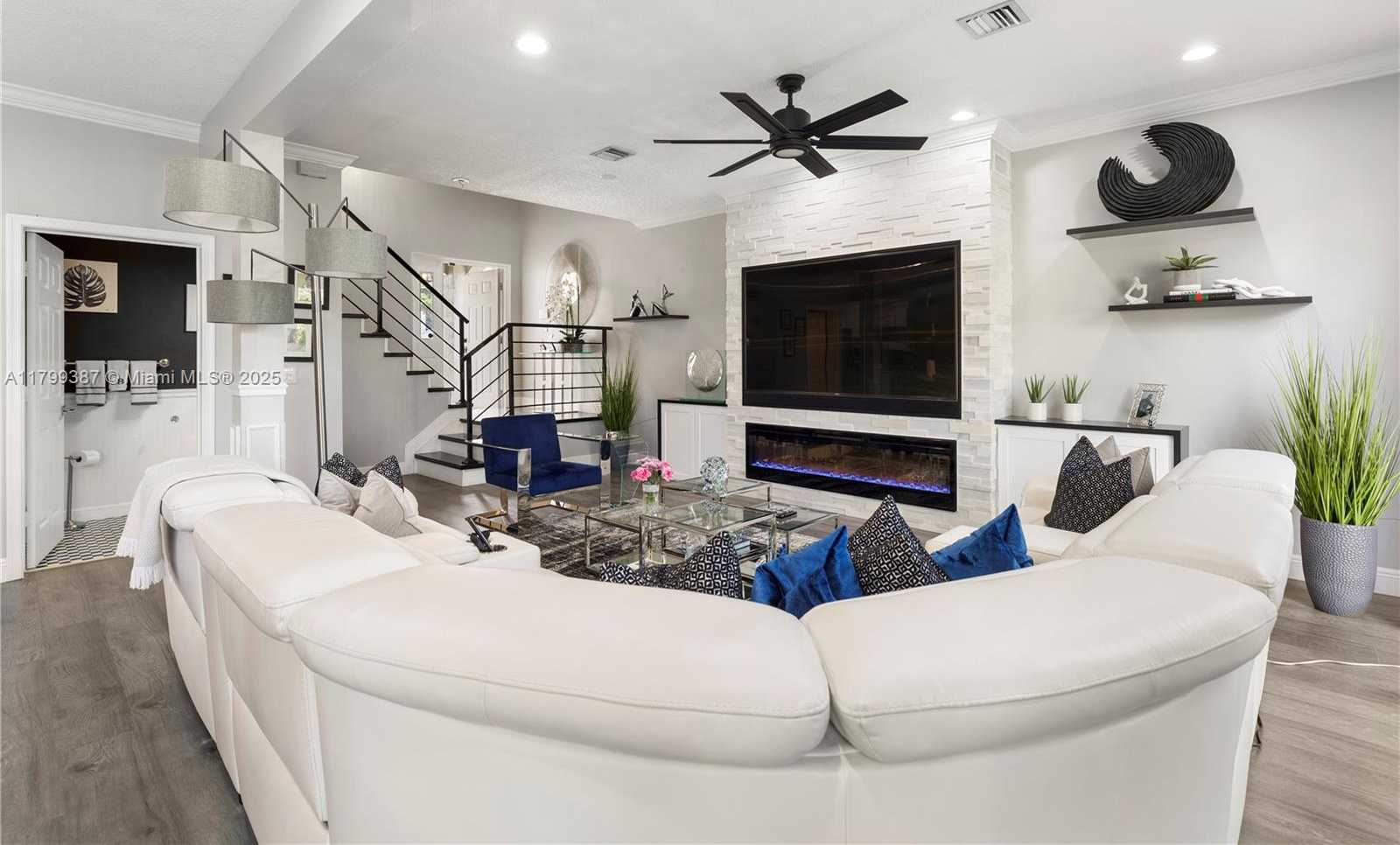 Small Image of 5854 EAGLE CAY CIR, Coconut Creek Number 14