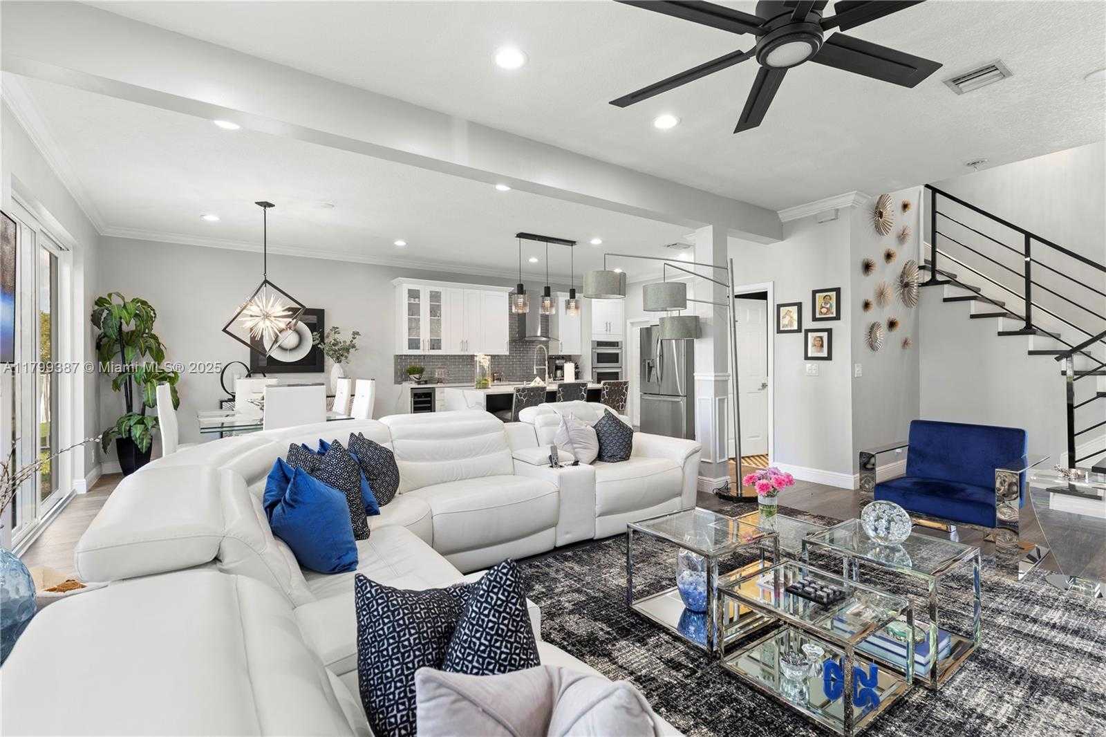 Small Image of 5854 EAGLE CAY CIR, Coconut Creek Number 18