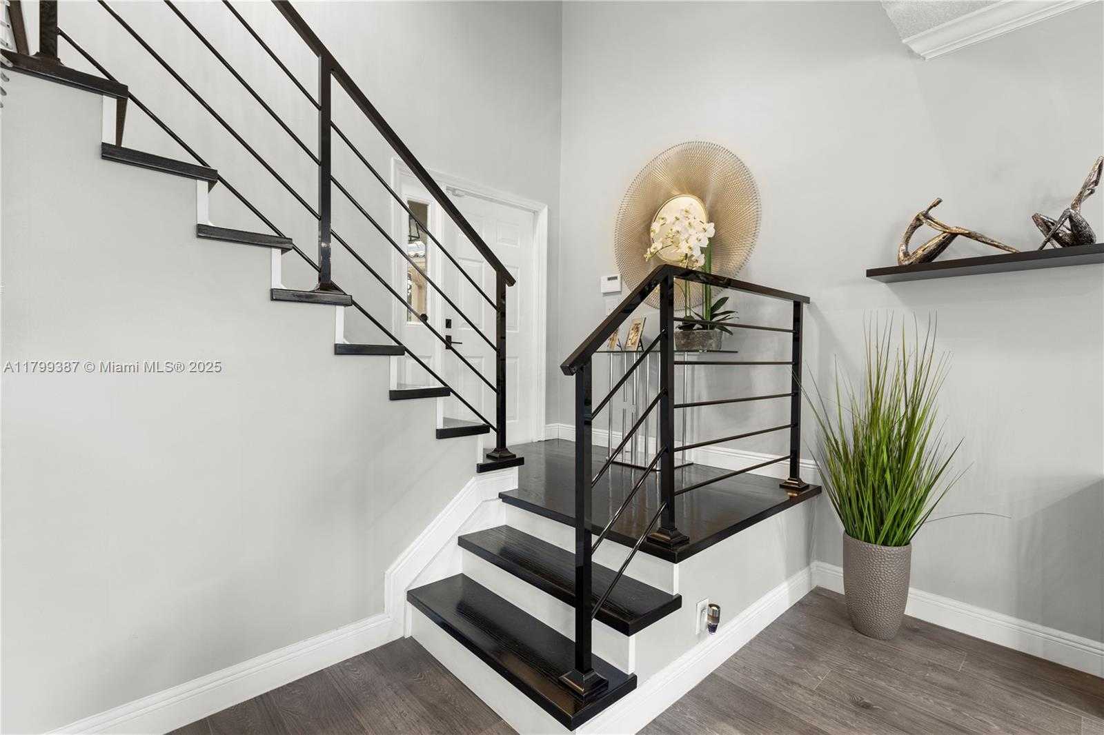 Small Image of 5854 EAGLE CAY CIR, Coconut Creek Number 21