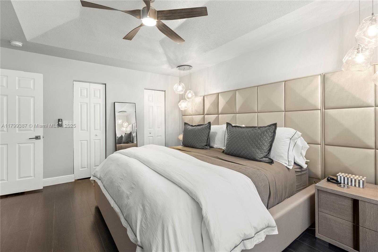 Small Image of 5854 EAGLE CAY CIR, Coconut Creek Number 28