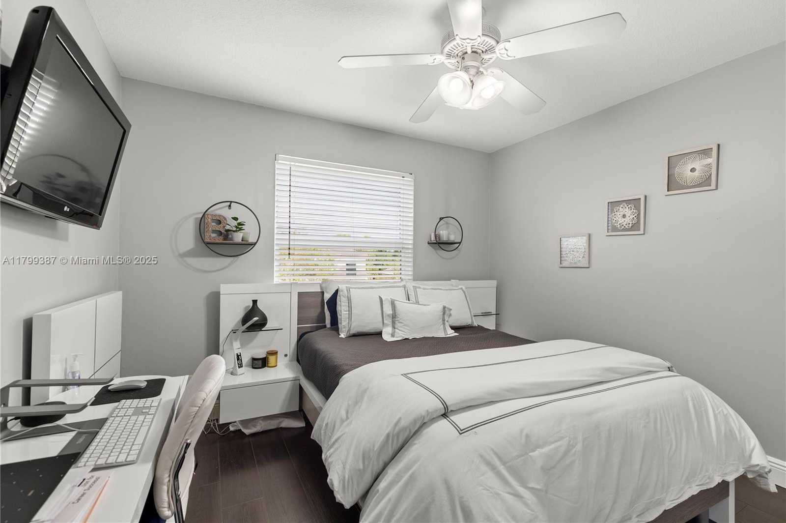 Small Image of 5854 EAGLE CAY CIR, Coconut Creek Number 29