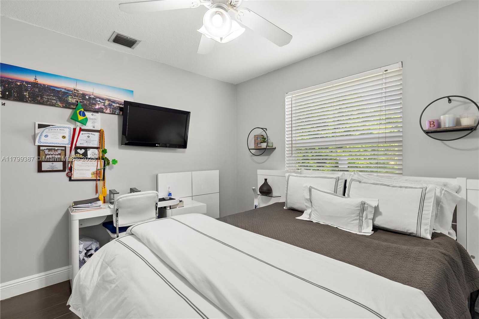 Small Image of 5854 EAGLE CAY CIR, Coconut Creek Number 30