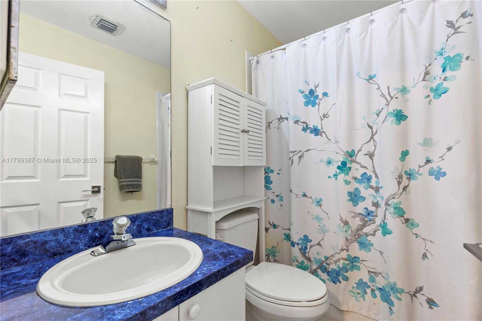 Small Image of 5854 EAGLE CAY CIR, Coconut Creek Number 32