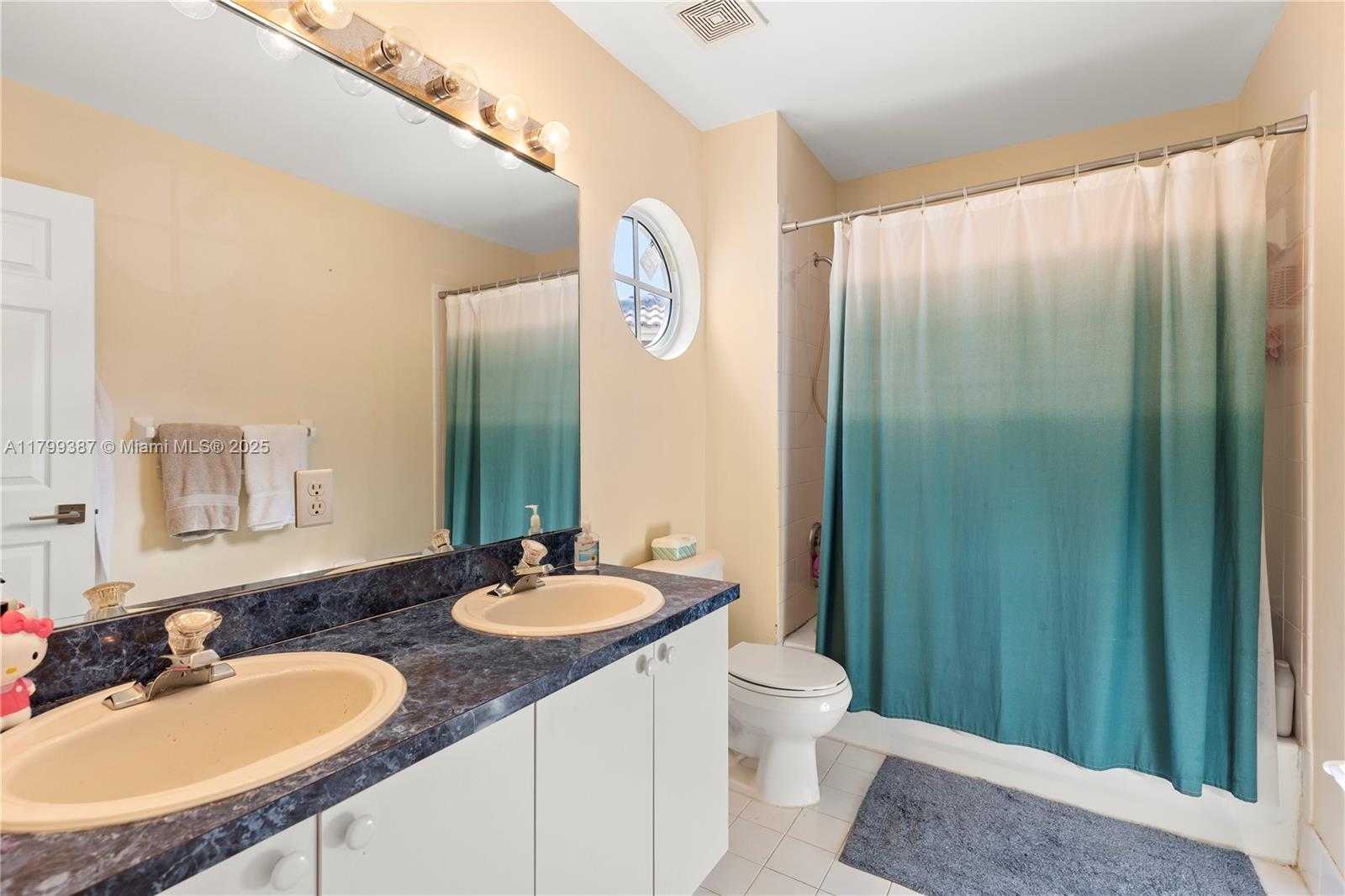 Small Image of 5854 EAGLE CAY CIR, Coconut Creek Number 35