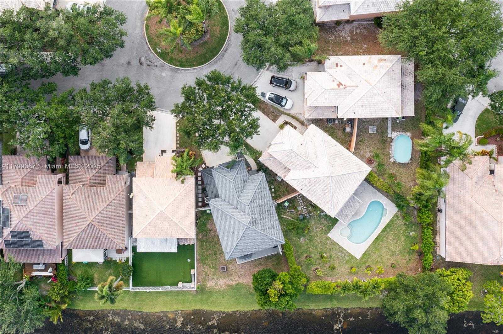 Small Image of 5854 EAGLE CAY CIR, Coconut Creek Number 42