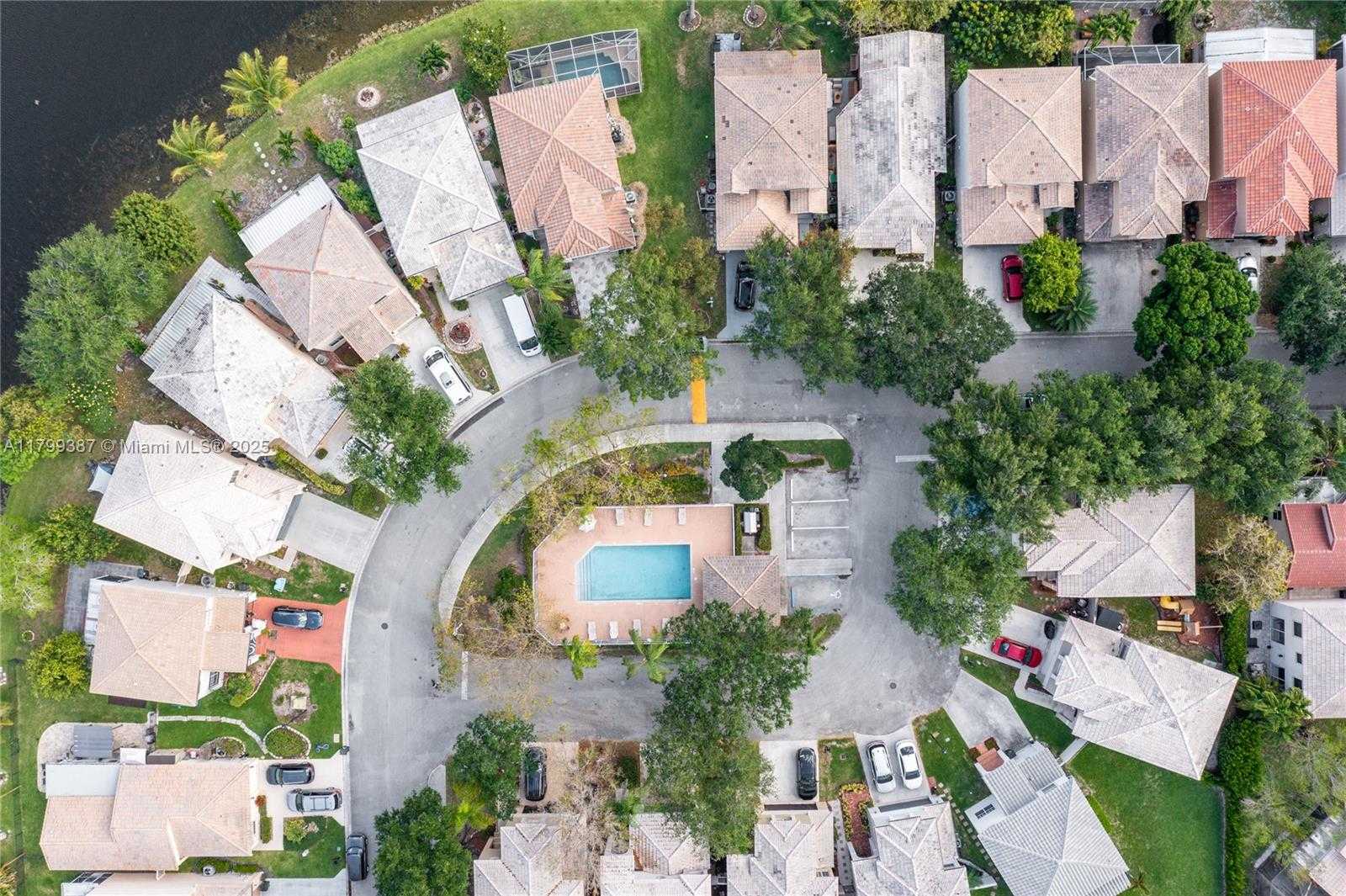 Small Image of 5854 EAGLE CAY CIR, Coconut Creek Number 43