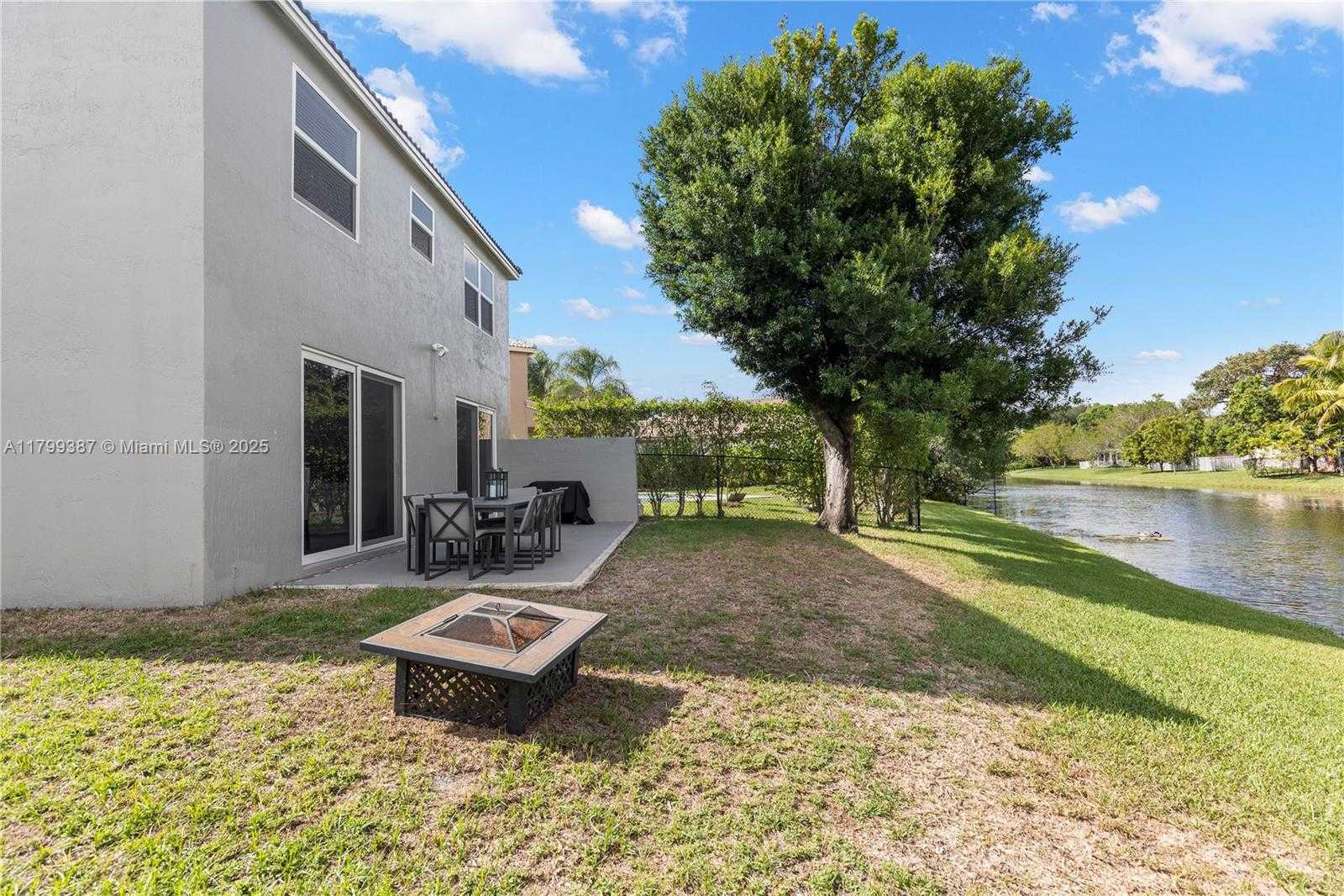 Small Image of 5854 EAGLE CAY CIR, Coconut Creek Number 55