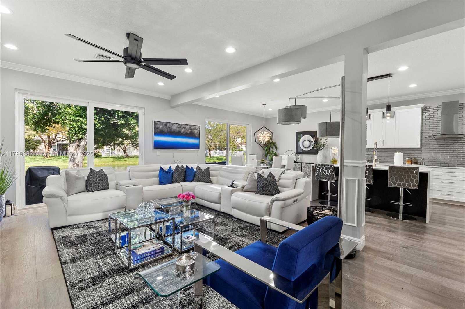 Small Image of 5854 EAGLE CAY CIR, Coconut Creek Number 6