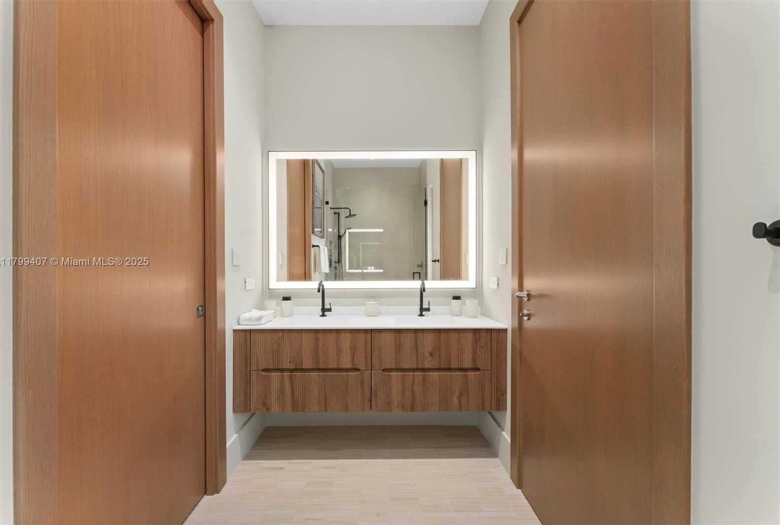 Small Image of 2323 SOUTH WEST 2ND AVE, Miami Number 16