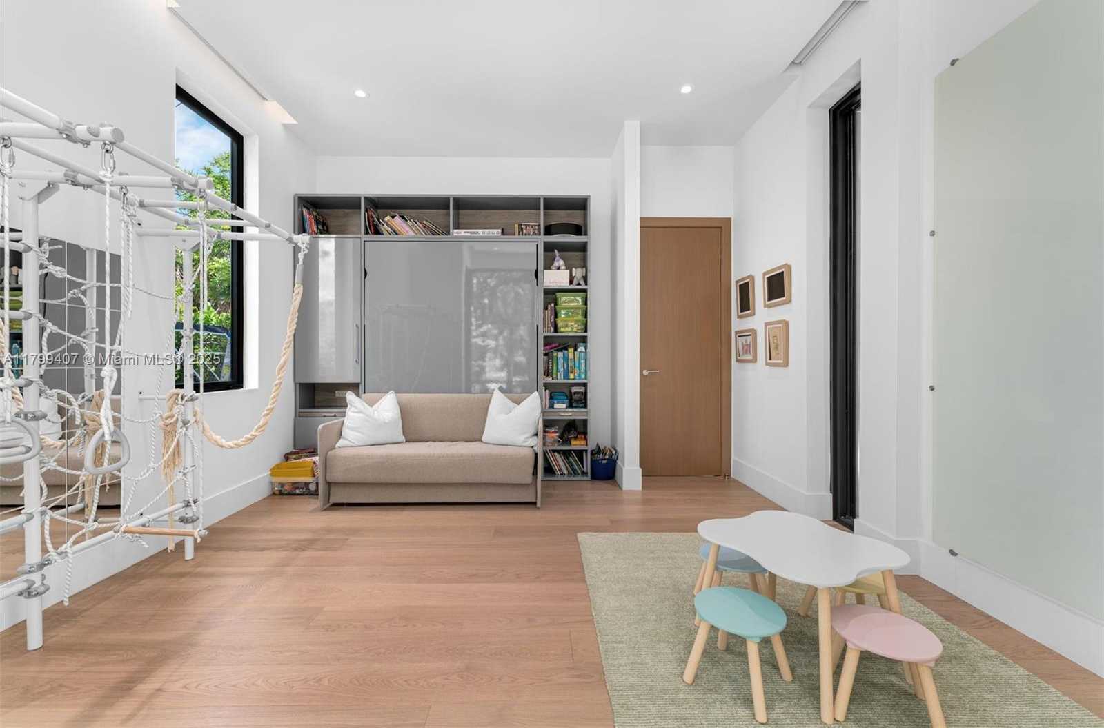 Small Image of 2323 SOUTH WEST 2ND AVE, Miami Number 35